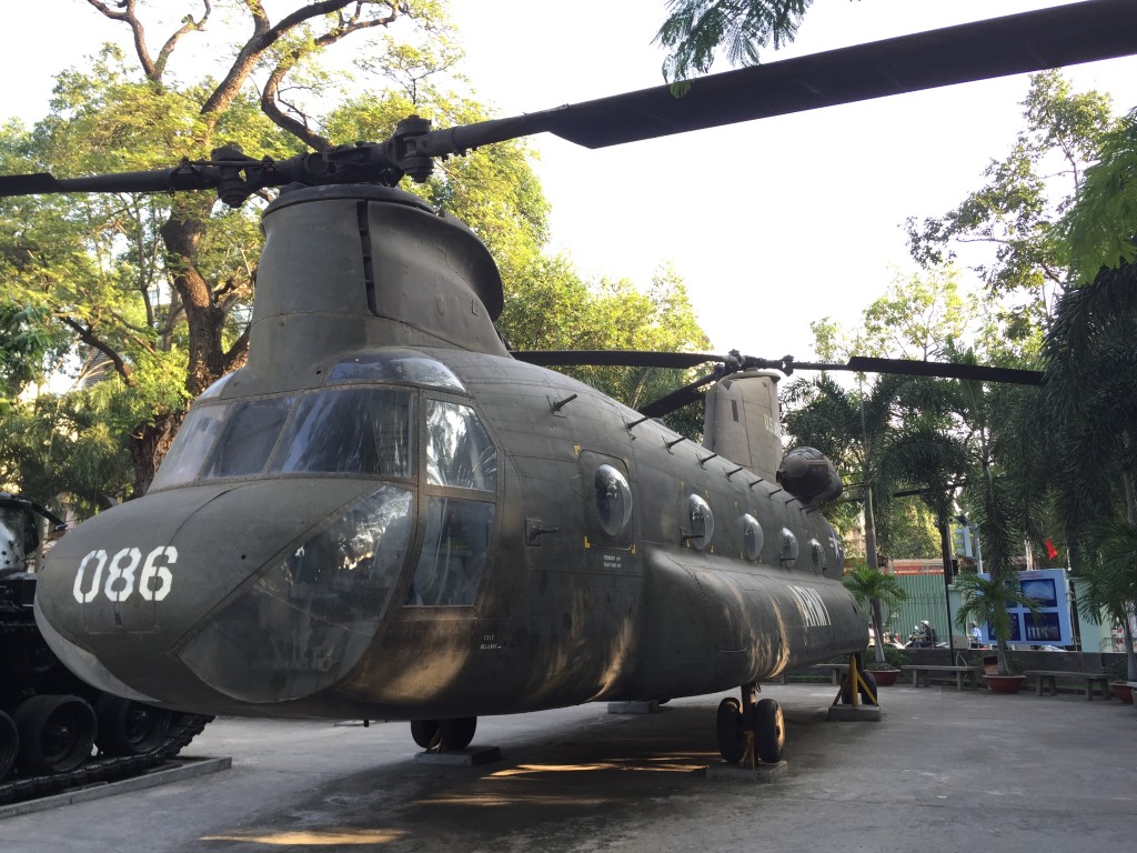 war remnant museum helicopter