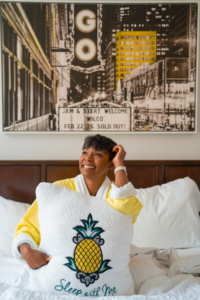 Where to Stay in Chicago: Staypineapple Chicago Review